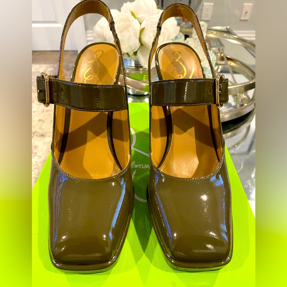 Green Patent Leather Pumps